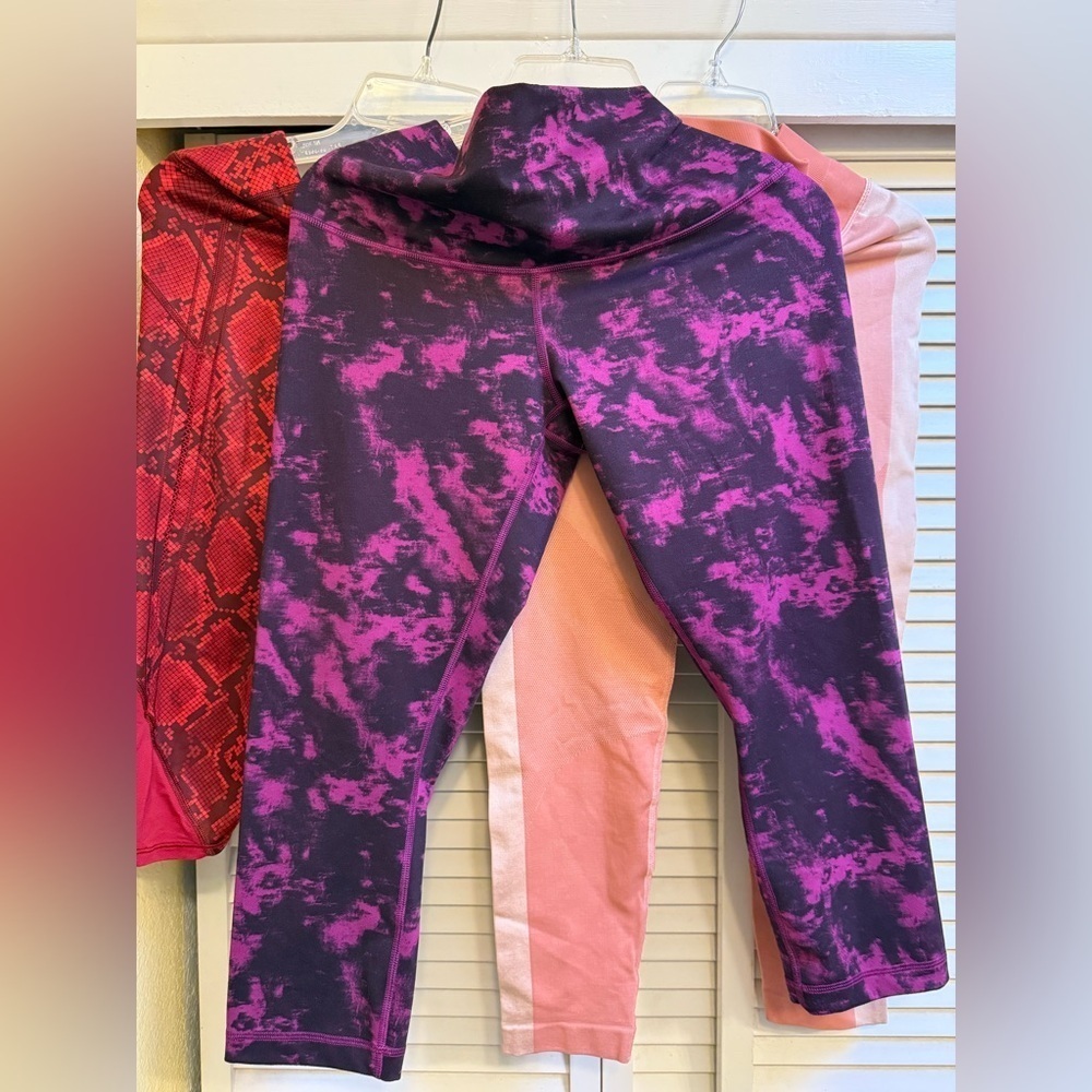 3 Lululemon Workout Leggings Crop Full length Multi Colored snake print sz M